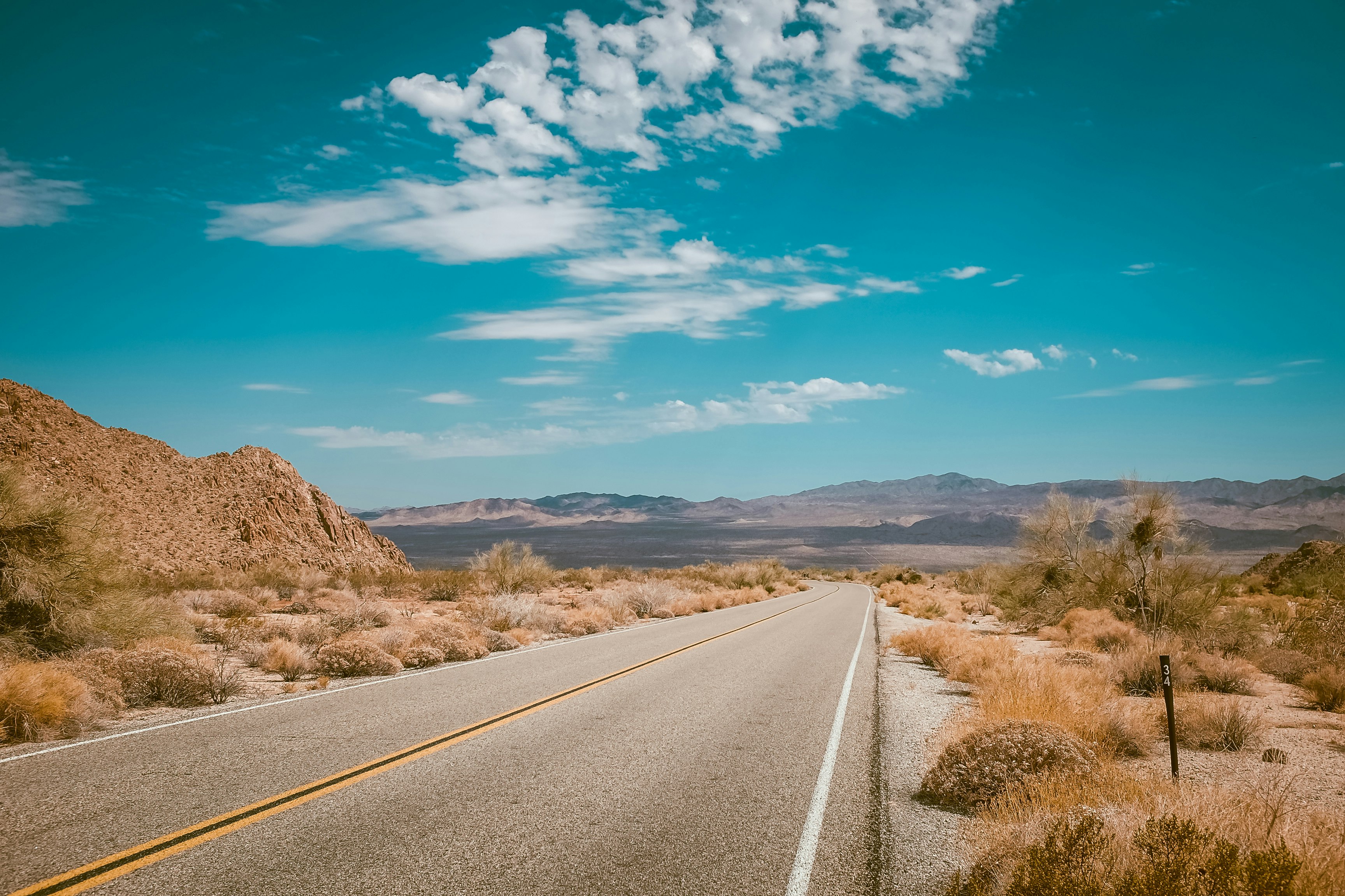 highway road photo during daytime